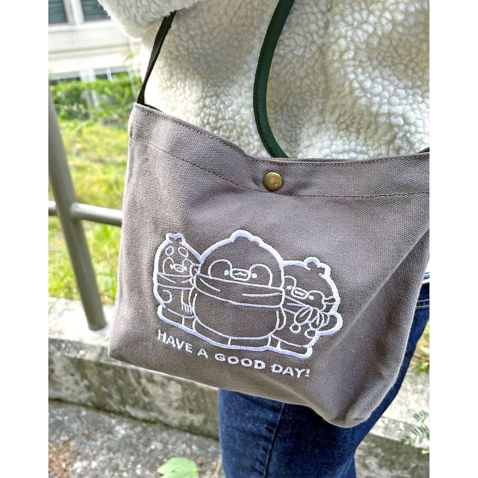 My Little Penguin 企鵝星人・灰色斜揹刺繡帆布袋